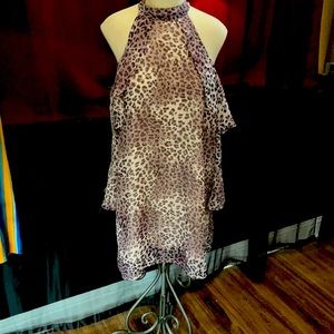 Shoulders out leopard dress